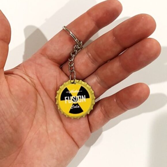 Fallout 4 Nuka Cola Fusion Cap Keychain - 3.5inch Gaming Keychain - Picture 5 of 7